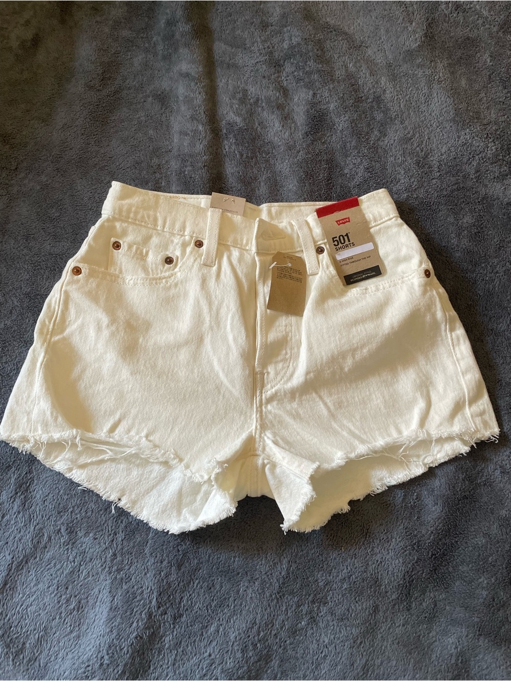 Levi's Off-White 501 Denim Shorts - Picture 2 of 3